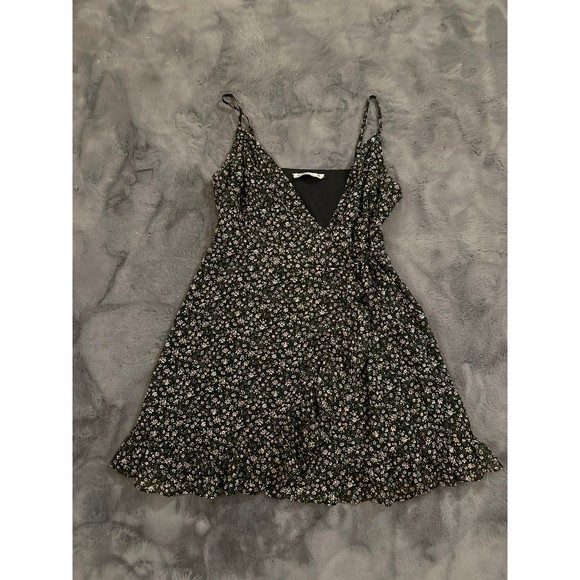 Hollister Floral Dress - Picture 3 of 7